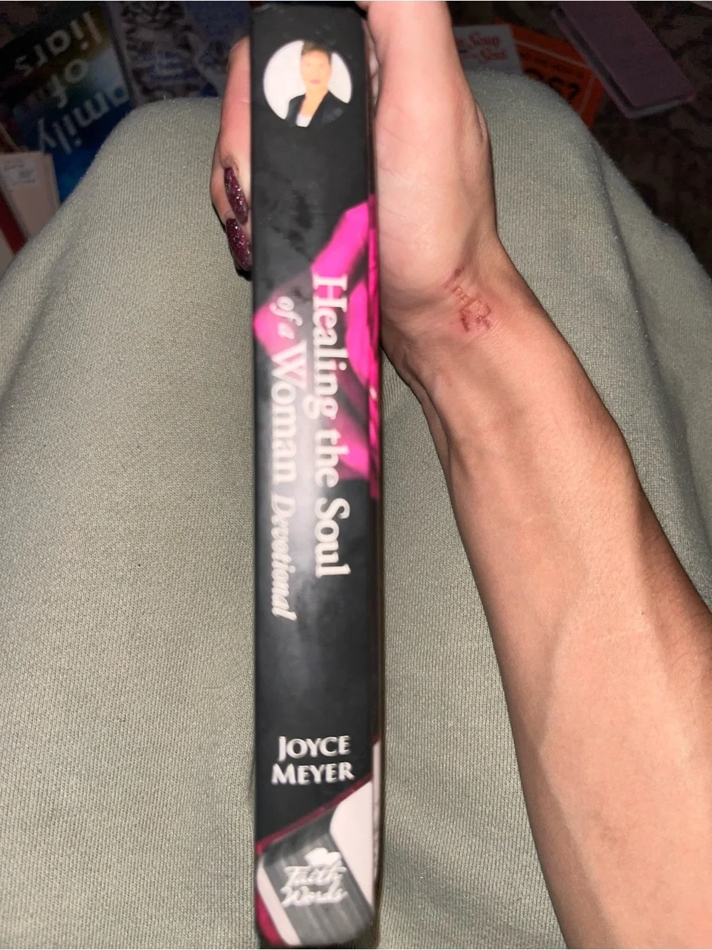 - Healing the Soul of a Woman Devotional Book (Pink)